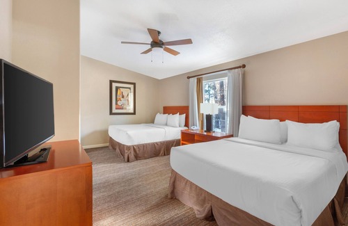 Pinetop Resort | Log Cabin Accommodations Surrounded by Nature, On-Site Activities
