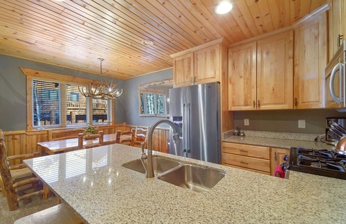 Park City House | Log Cabin Luxury! Walk to Canyons Cabriolet. Available monthly during off season