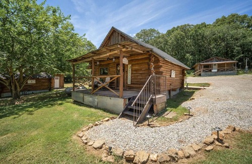 Rudy Cabin | Log cabin on 100 acres-Kitchen-wifi-The Velvet Rooster