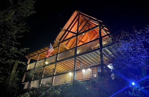 Lake Lure Cabin | Log Cabin on Lake/Mountains/Hot tub/Views