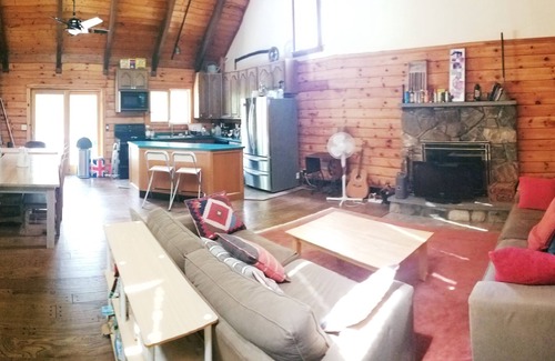Putnam Valley House | Log Cabin on Quiet 20 Acres