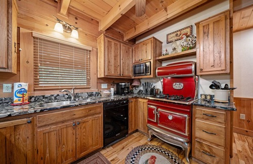 Banner Elk Cabin | Log Heaven - Romantic Luxury Log Cabin near Banner Elk With Hot Tub, Pool Table, & Fishable River!
