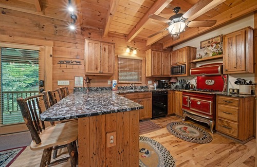 Banner Elk Cabin | Log Heaven - Romantic Luxury Log Cabin near Banner Elk With Hot Tub, Pool Table, & Fishable River!