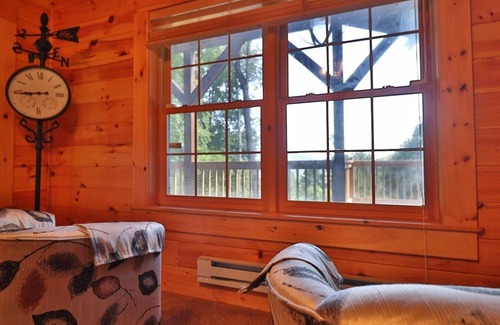 Waynesville House | Log Lodge, Breathtaking Views, Hot Tub, Fire Pit, Wifi