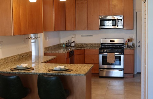 Palmer Square Apartment | Logan Square Loft — Writer’s Retreat Near Blue Line & Cafés