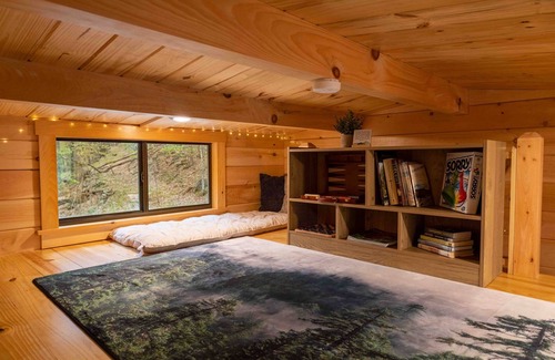 Allegheny Mountains Cabin | LogCabin w/hot tub l borders Mon. National Forest