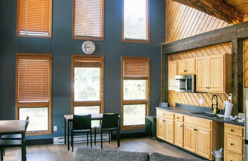 South Fork Cabin | LOGE Wolf Creek