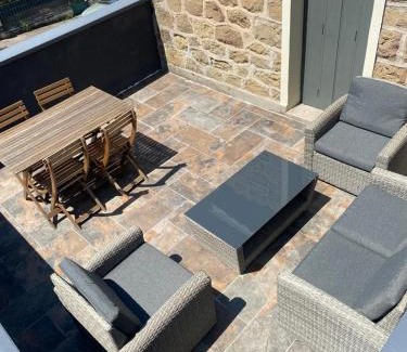 Brive-la-Gaillarde Apartment | Logement à Brive avec terrasse et climatisation près du centre-ville et de la gare - Fibre internet et stationnements gratuits