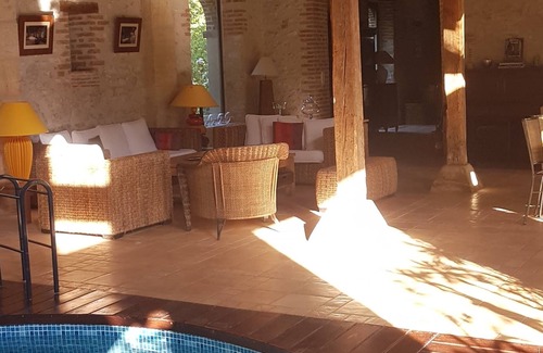 Foecy House | Logement de Standing Avec Piscine Intérieure