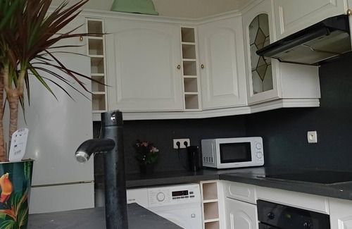 Elancourt Apartment | Logement Entier : Appartement - Élancourt, France