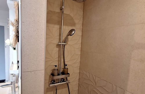 Hohwiller Apartment | Logement Entier - Les Bouquets de Francine
