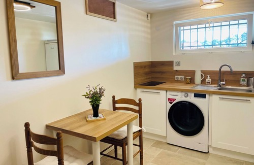 Meximieux Apartment | Logement Frais et Indépendant Avec Piscine - Prox. Cnpe/Lyon - 50 m2