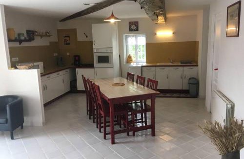 Treigny Apartment | logement indépendant LE POULAILLER proche Guédelon