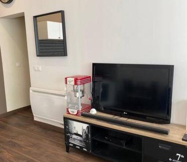 Sannois Apartment | Logement moderne, dans mon jardin, près de Paris et stade de France avec place de stationnement