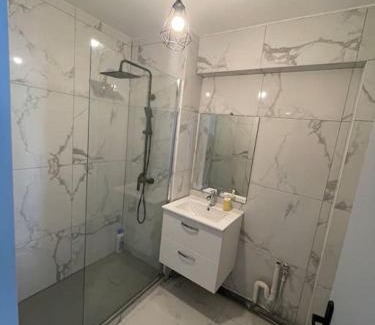 1st Arrondissement Apartment | Logement rénové gare St Charles