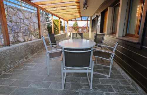 Saint-Pierre-de-Clages Apartment | Logement spacieux et charmant