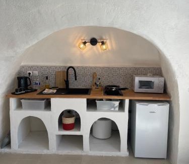 Naveil House | Logement troglodyte tout confort 42 min tgv Paris