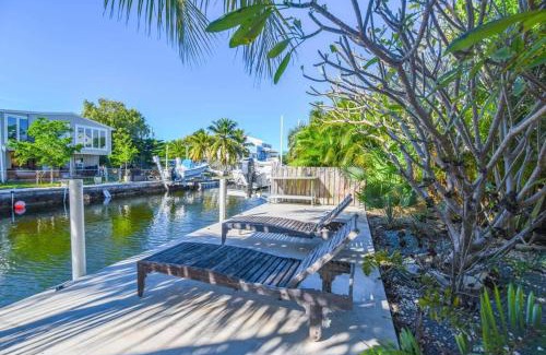 Sugarloaf Key House | Loggerhead Lagoon - Modern Waterfront Home