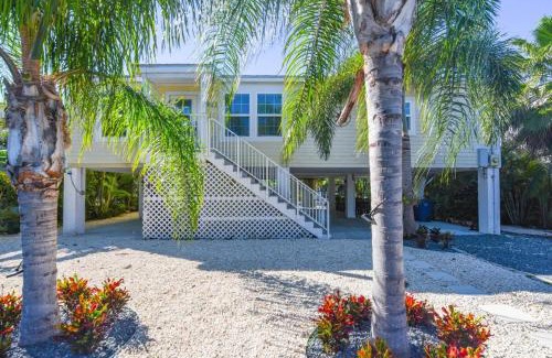 Sugarloaf Key House | Loggerhead Lagoon - Modern Waterfront Home