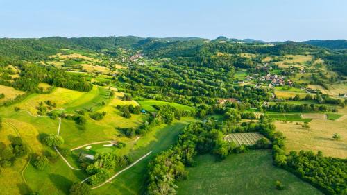 Moiron Hotel | Logis Hôtel Golf Le Domaine Du Val De Sorne