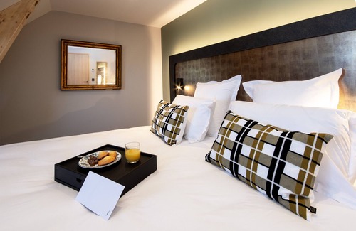 Rostrenen Hotel | Logis Hôtel Jeanne et Jules