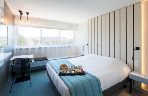 Balaruc-les-Bains Hotel | Logis Hôtel Les Pins - Opéralia