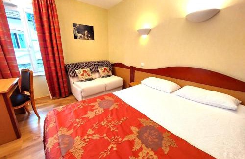 Celles-sur-Plaine Hotel | Logis Hôtel & Restaurant des Lacs
