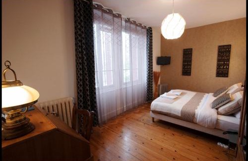 Coucy-le-Chateau-Auffrique Hotel | LOGIS HOTEL BELLEVUE RESTAURANT LA POMME d'OR