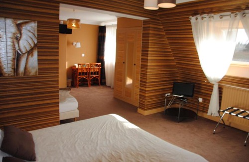 Vierville-sur-Mer Hotel | Logis Hotel Du Casino Restaurant Le Mathelia