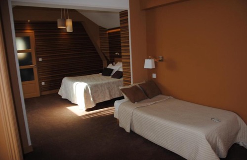 Vierville-sur-Mer Hotel | Logis Hotel Du Casino Restaurant Le Mathelia