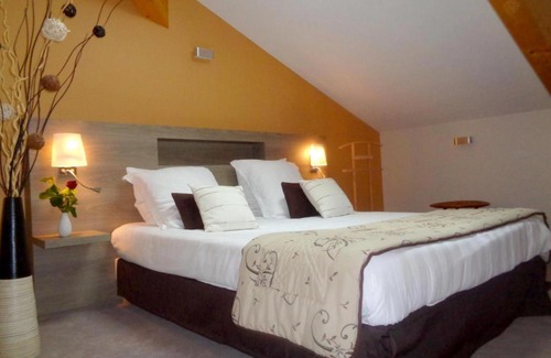 Cayres Hotel | Logis Hotel Restaurant La Croisée des Chemins