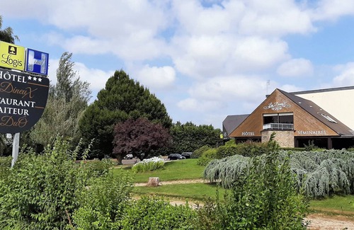 Tremeur Hotel | LOGIS Les Dineux Village