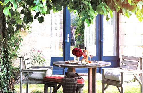 Assay House | Loire Valley year-round country loft near Chinon
