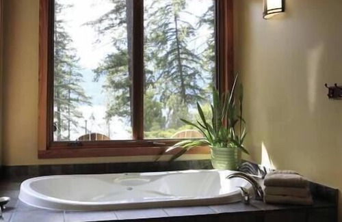New Denver House | Loki's Cabin at Big Bay Stays