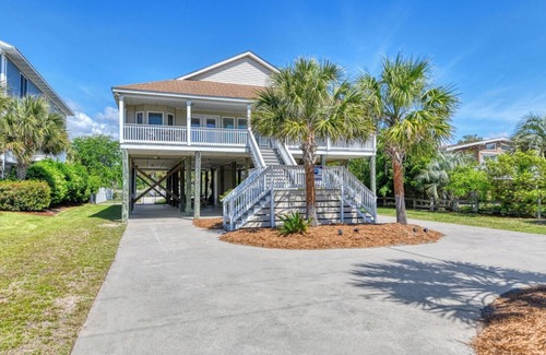 Long Bay Estates House | Lollipops Beach House - Four Bedroom, Three Bath, Private Pool in Long Bay