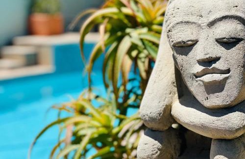 Sea Point Bed & Breakfast | LOLOHO LODGE - 24h solar power