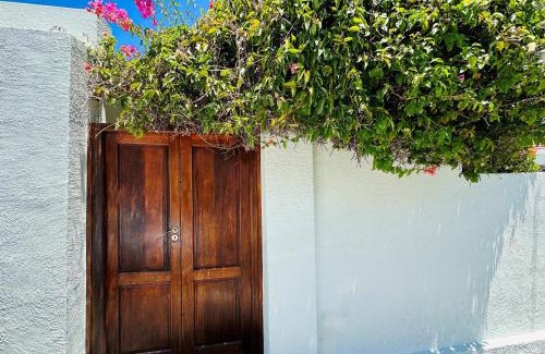 Sea Point Bed & Breakfast | LOLOHO LODGE - 24h solar power