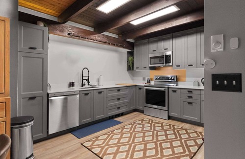 Rhododendron House | Lolowood Chalet - Modern Mt. Hood Forest Escape