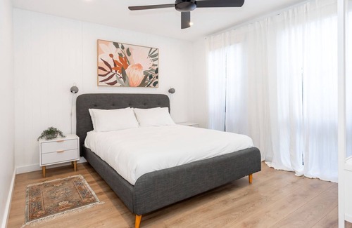 Balnarring House | Lomond Cottage Unwind in this charming 1-bedroom hideaway nestled within lush, private gardens. Just