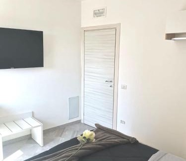 Lonate Ceppino House | LONATE ROOM