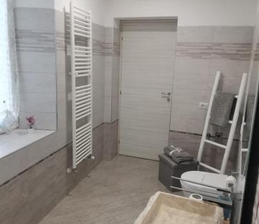 Lonate Ceppino House | LONATE ROOM