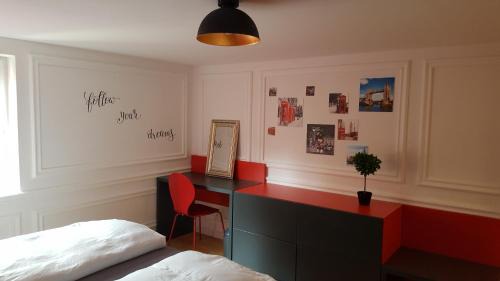 Rheineck Apartment | London Apartments