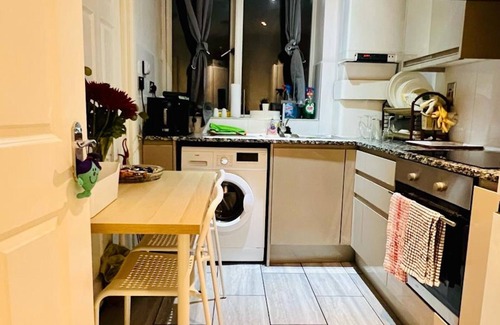 Shadwell Bed & Breakfast | London Bridge: Private Rooftop Terrace 3BR-7Guests