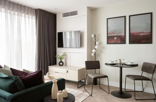 Whitechapel Apartment | London City East by Viridian Apartments
