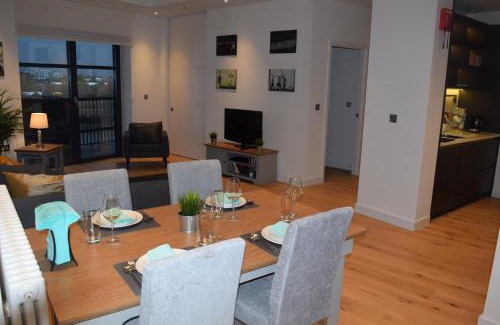 Docklands Apartment | London City Island 3 Bedroom Luxury Apartments, Canary Wharf