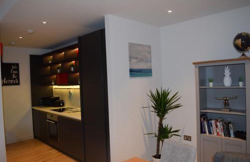 Docklands Apartment | London City Island 3 Bedroom Luxury Apartments, Canary Wharf