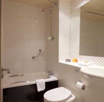 Waddon Hotel | London Croydon Aerodrome Hotel, BW Signature Collection