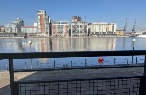 Docklands Apartment | London Excel O2 Arena - Apartment with River view