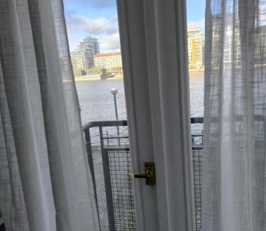 Docklands Apartment | London Excel O2 Arena - Apartment with River view