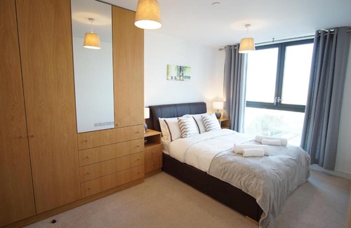 Royal Docks Apartment | London Excel - O2 Arena - London City Airport Superior Apartment